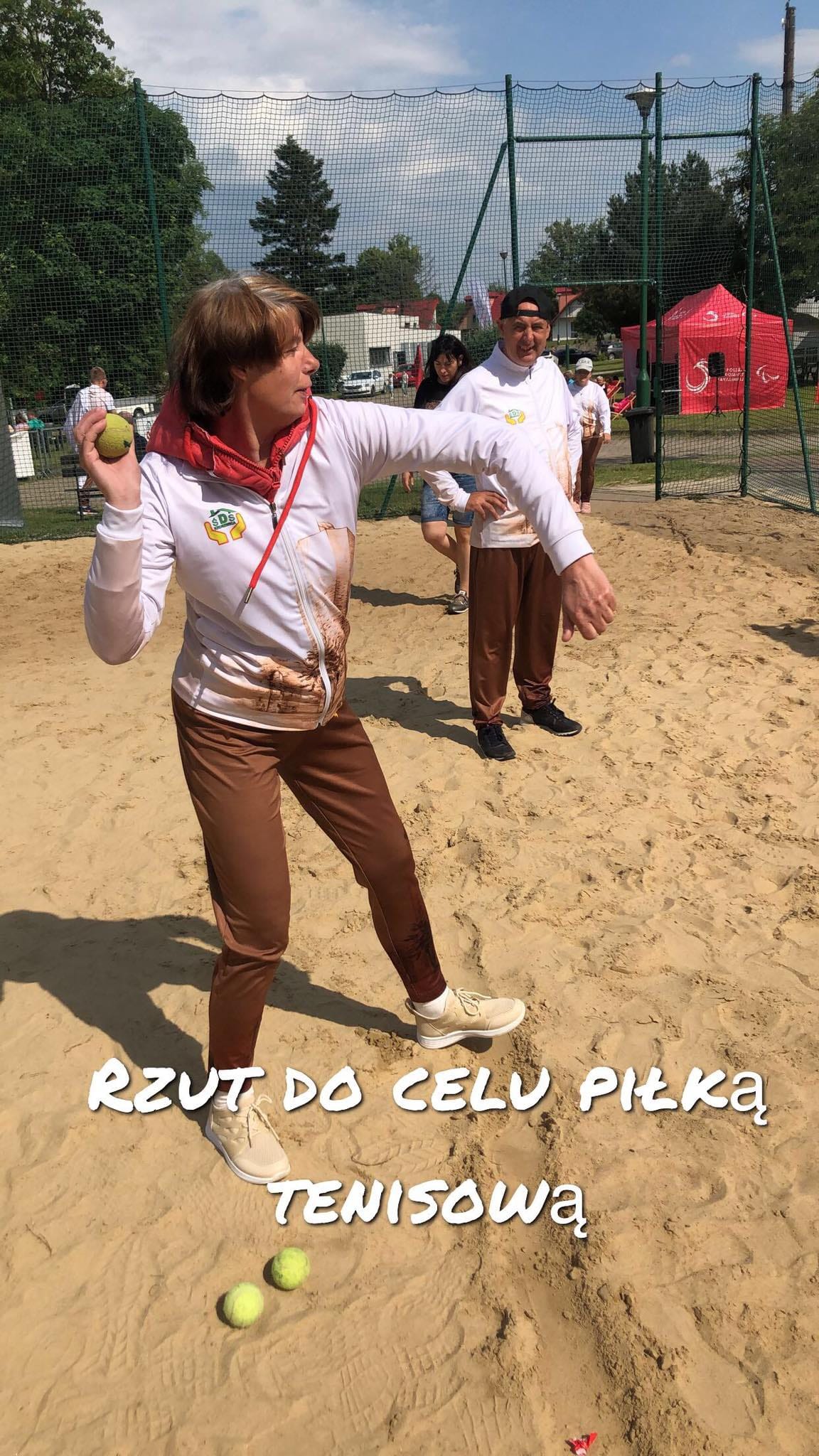 Ilona-Rzut do celu piką tenisową